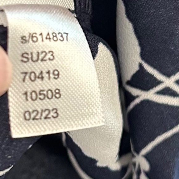 Flowy short sleeve pull over blouse - Picture 2 of 4